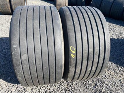 Opony używane do ciężarówki 435/50R19.5 PIRELLI ST:01 / 9-10mm