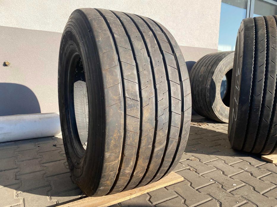 Opona używana do ciężarówki 435/50R19.5 GOODYEAR KMAX T GEN-2 / 9-10mm Opona używana do ciężarówki 435/50R19.5 GOODYEAR KMAX T GEN-2 / 9-10mm