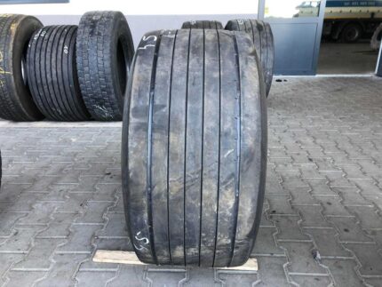  Opona używana do ciężarówki 435/50R19.5 GOODYEAR KMAX T / 6-7mm