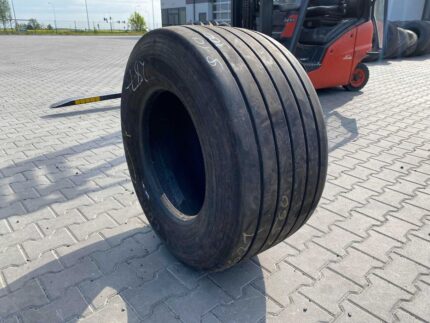Opona używana do ciężarówki 435/50R19.5 GOODYEAR KMAX T / 9-10mm