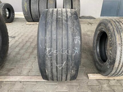  Opona używana do ciężarówki 435/50R19.5 GOODYEAR FUEALMAX T / 6-7mm