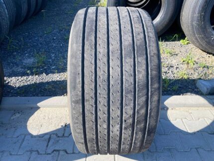 Opona używana do ciężarówki 435/50R19.5 DUNLOP SP252 / 9-10mm
