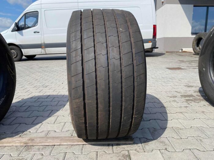 Opona używana do ciężarówki 435/50R19.5 DUNLOP SP247 / 11-12mm