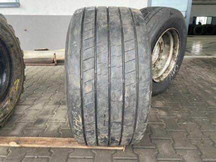 Opona używana do ciężarówki 435/50R19.5 DUNLOP SP247 / 8-9mm