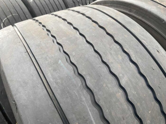 Opony używane do ciężarówki 435/50R19.5 OPONY NACZEPOWE MEGA POGŁĘBIANE MARKI PREMIUM