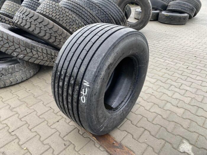 Opona używana do ciężarówki 435/50R19.5 BOTO BT215 / 11-12mm