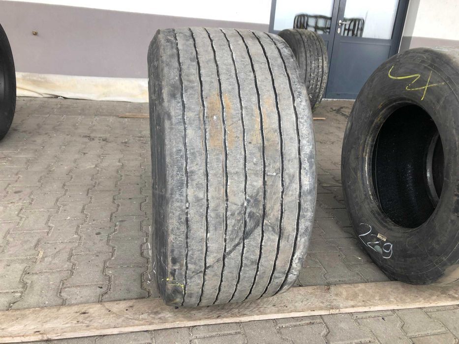 Opona używana do ciężarówki 435/50R19.5 AEOLUS HN829 / 5-6mm Opona używana do ciężarówki 435/50R19.5 AEOLUS HN829 / 5-6mm