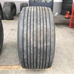  Opona używana do ciężarówki 435/50R19.5 BIEŻNIKOWANA NACZEPA MEGA / 10-11mm