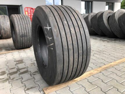 Opona używana do ciężarówki 435/50R19.5 BIEŻNIKOWANA NACZEPA MEGA / 9-10mm