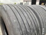 Opony używane do ciężarówki 435/50R19.5 BIEŻNIKOWANE NACZEPA MEGA / 7-9mm