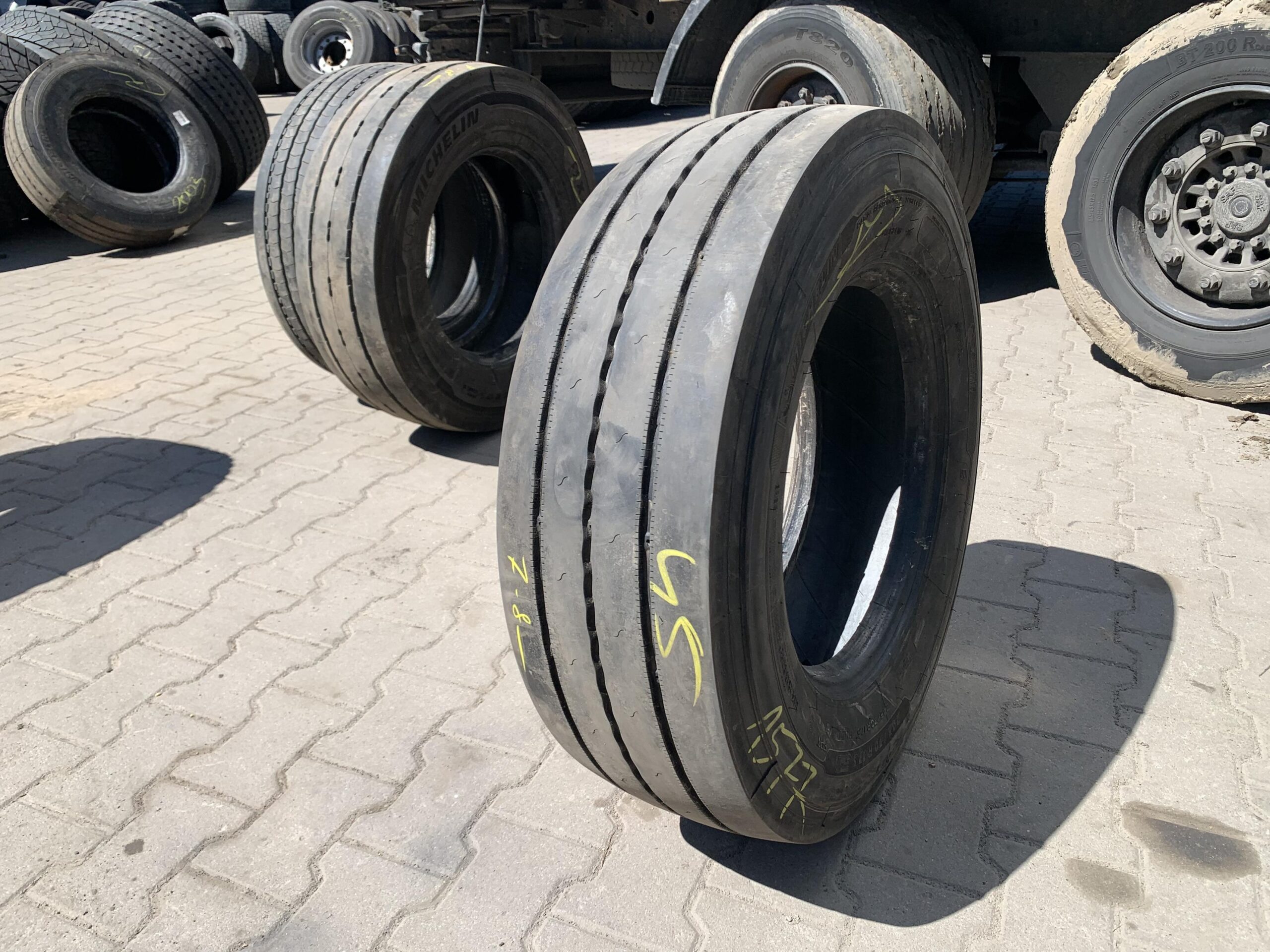 Opona ciężarowa 245/70R17.5 MICHELIN X LINE ENERGY T / 7-8mm Opona ciężarowa 245/70R17.5 MICHELIN X LINE ENERGY T / 7-8mm