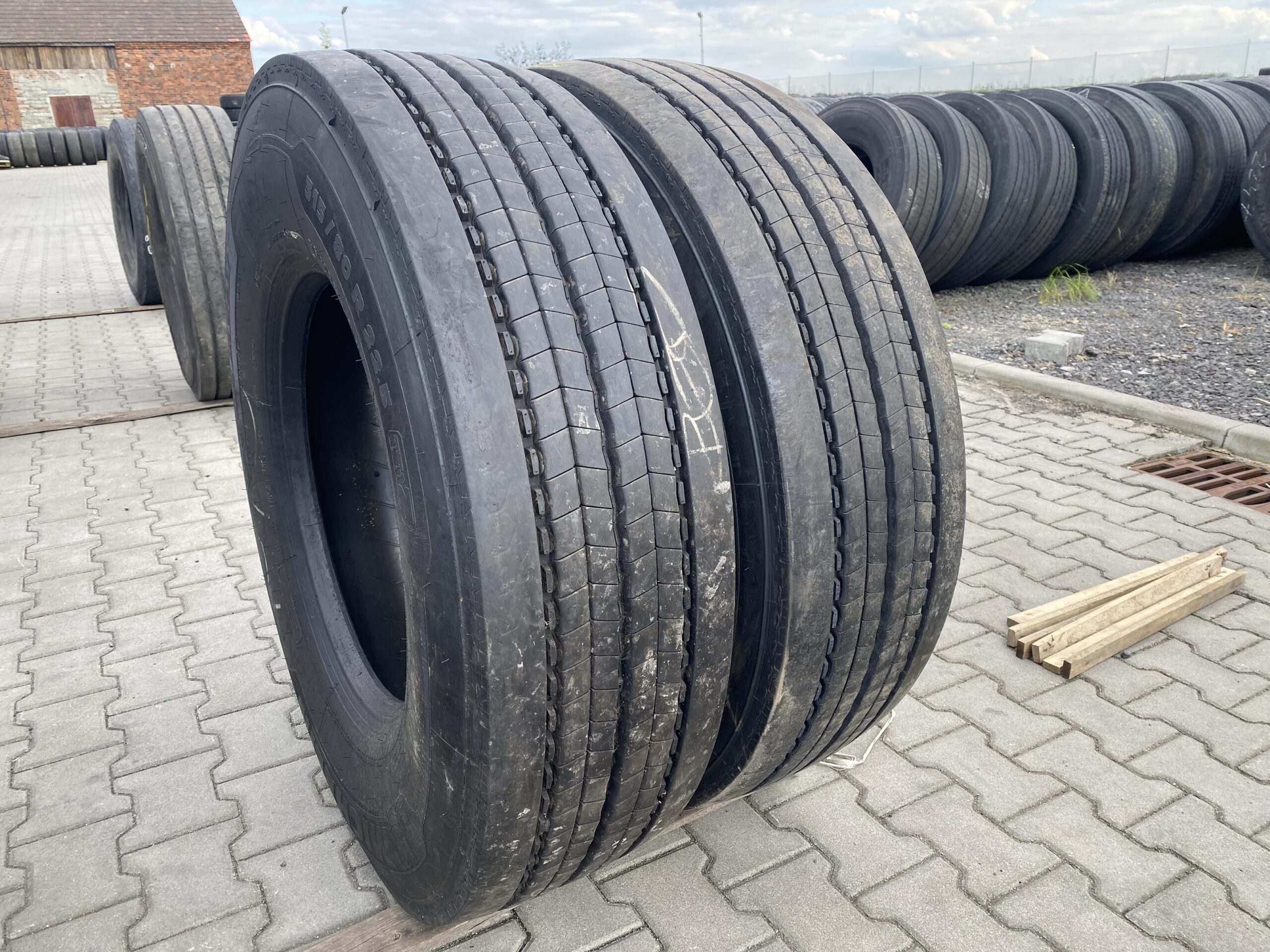 Opony ciężarowe 315/80R22.5 MICHELIN X MULTI Z / 14mm Opony ciężarowe 315/80R22.5 MICHELIN X MULTI Z / 14mm