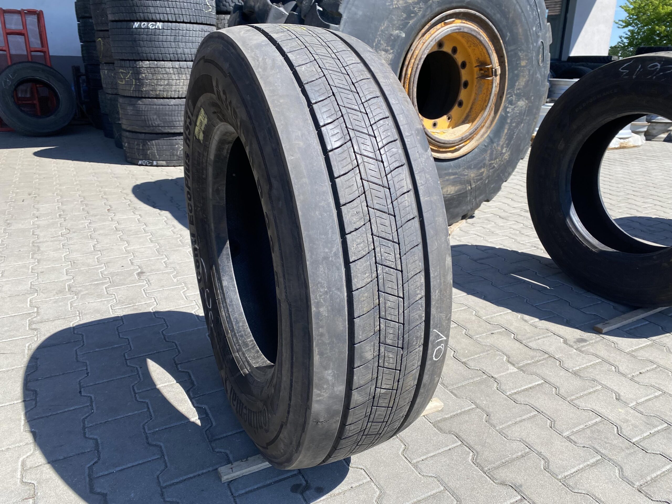Opona ciężarowa 315/70R22.5 CONTINENTAL CONTI ECOPLUS HS3 505 / 9-10mm Opona ciężarowa 315/70R22.5 CONTINENTAL CONTI ECOPLUS HS3 505 / 9-10mm