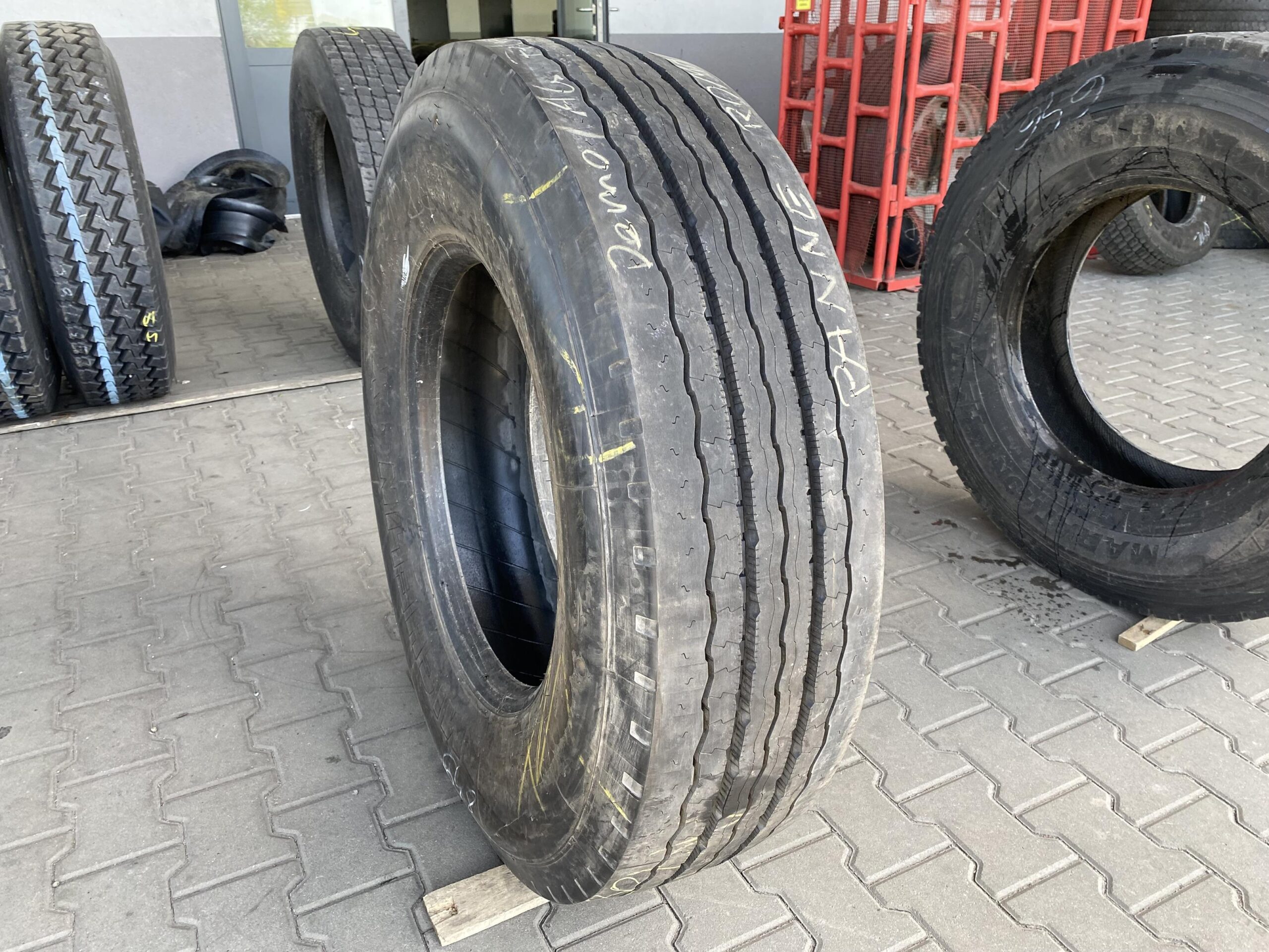 Opona ciężarowa 295/80R22.5 MICHELIN X PILOTE XZU / 100% Bieżnika Opona ciężarowa 295/80R22.5 MICHELIN X PILOTE XZU / 100% Bieżnika