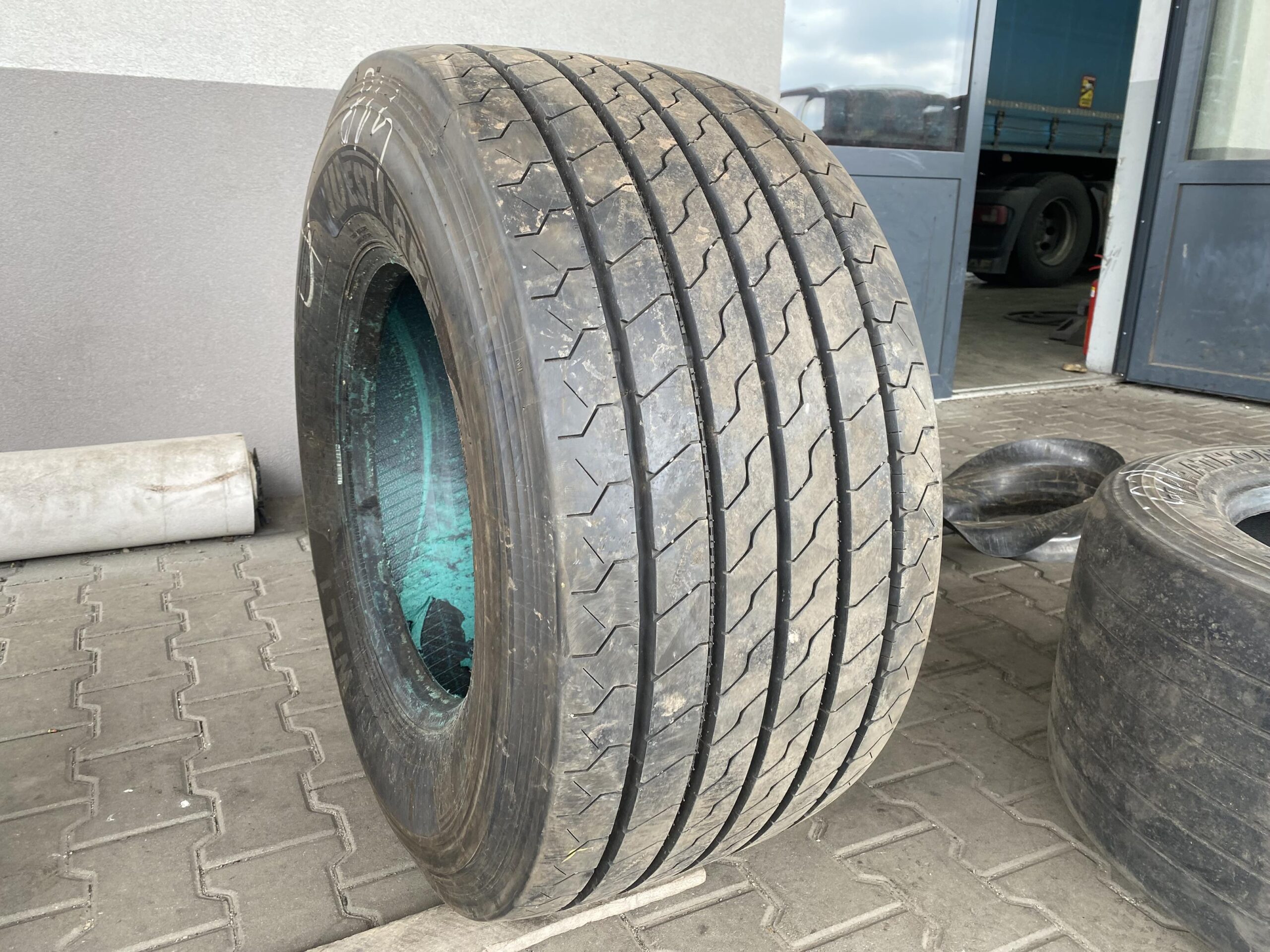 Opona ciężarowa 435/50R19.5 WESTLAKE LONG RUN WTL1 / 100% Bieżnika Opona ciężarowa 435/50R19.5 WESTLAKE LONG RUN WTL1 / 100% Bieżnika