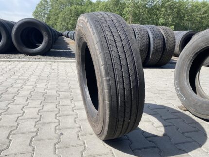  Opona ciężarowa używana 205/75R17.5 BRIDGESTONE R227 / 9-10mm