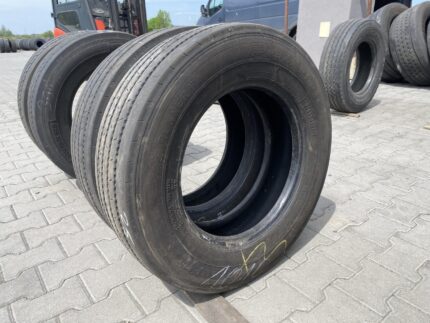 Opony ciężarowe używana 215/75R17.5 SEMPERIT RUNNER F2 / 7-9mm