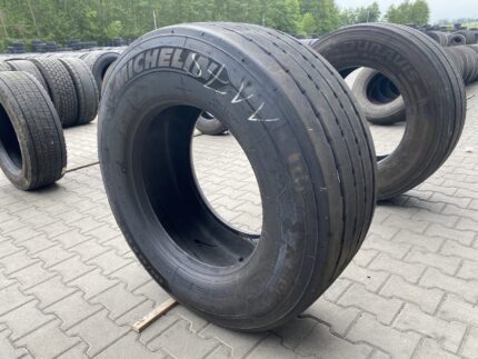 Opona ciężarowa używana 385/55R22.5 MICHELIN X MULTI T2 EVOLUTION / 12-13mm