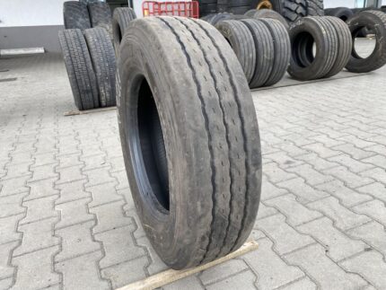  Opona ciężarowa używana 215/75R17.5 GOODYEAR KMAX T / 7-8mm