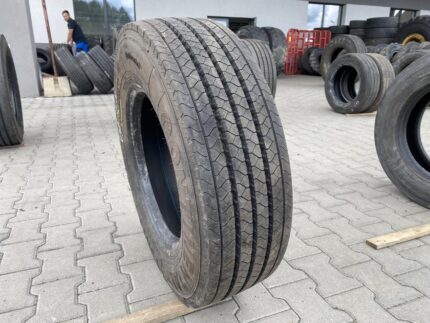  Opona ciężarowa używana 235/75R17.5 CONTINENTAL LSR1+ / 100% BIEŻNIKA