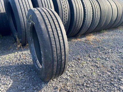  Opona ciężarowa używana 205/65R17.5 BRIDGESTONE R166 / 11-12mm