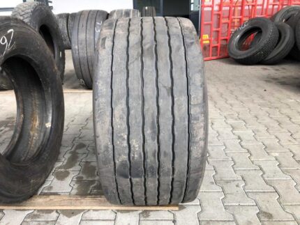  Opona ciężarowa  445/45R19.5 BIEŻNIKOWANA NACZEPA MEGA / 11-12mm
