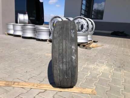  Opona ciężarowa używana 205/65R17.5 DUNLOP SP252 / 6-7mm