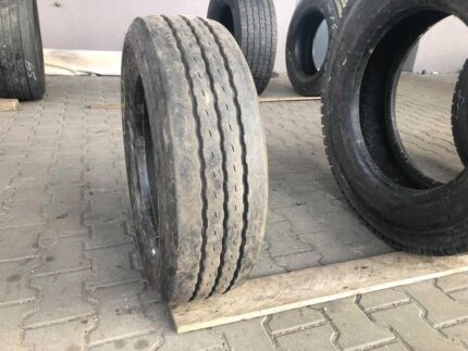  Opona ciężarowa używana 205/65R17.5 GOODYEAR KMAX T / 8-9mm