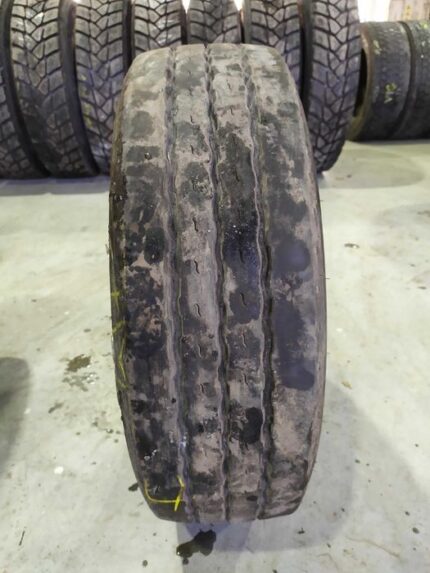 Opona ciężarowa używana 205/65R17.5 GOODYEAR KMAX T / 8-9mm