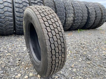  Opona ciężarowa używana 205/75R17.5 BIEŻNIKOWANA TYP KOSTKA
