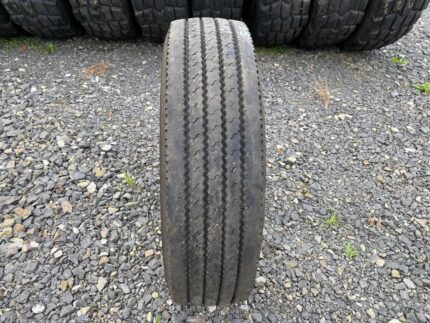 Opona ciężarowa używana 205/75R17.5 LEAO F820 / 9-10mm