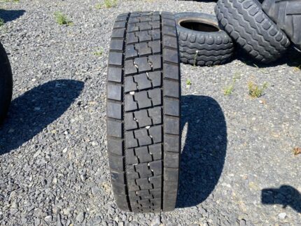 Opona ciężarowa używana 215/75R17.5 APOLLO ENDURACE RD / 12-13mm