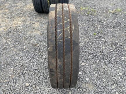 Opona ciężarowa używana 215/75R17.5 APOLLO ENDURACE RT / 12-13mm