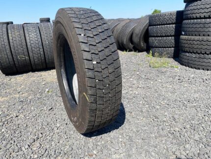  Opona ciężarowa używana 215/75R17.5 BFGOODRICH ROUTE CONTROL D / 8-9mm