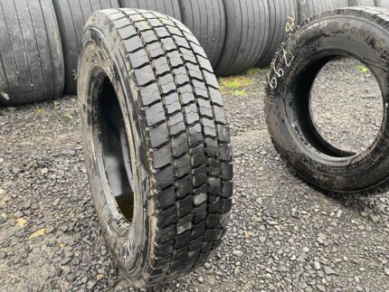  Opona ciężarowa używana 215/75R17.5 BFGOODRICH ROUTE CONTROL D / 11-12mm