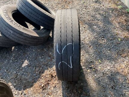  Opona ciężarowa używana 215/75R17.5 BRIDGESTONE R-TRAILER 001