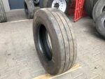 Opona ciężarowa używana 215/75R17.5 DUNLOP SP246 / 8-9mm
