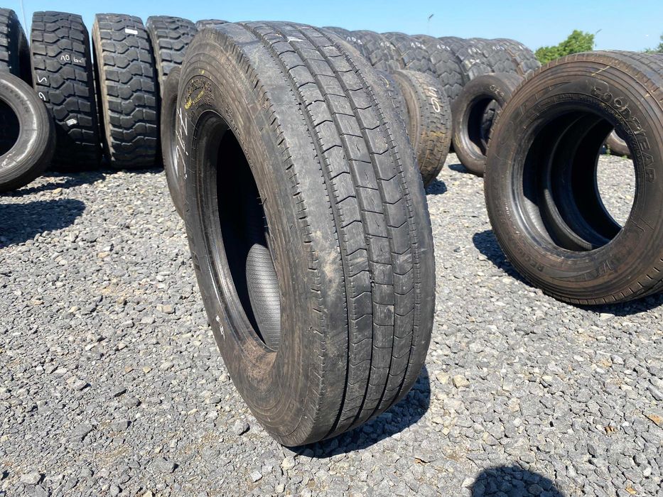 Opona ciężarowa używana 215/75R17.5 DUNLOP SP344 / 9-10mm Opona ciężarowa używana 215/75R17.5 DUNLOP SP344 / 9-10mm