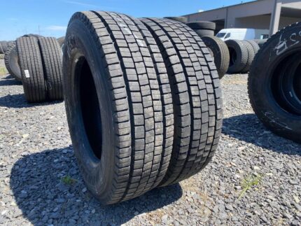  Opony ciężarowe używana 215/75R17.5 DUNLOP SP444 / 12-13mm
