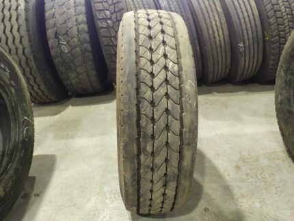  Opona ciężarowa używana 215/75R17.5 GOODYEAR KMAX S / 10-11 mm