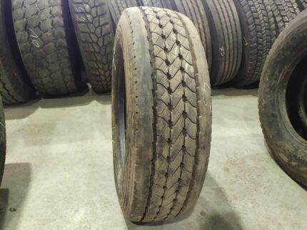 Opona ciężarowa używana 215/75R17.5 GOODYEAR KMAX S / 10-11 mm