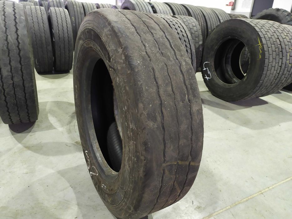 Opona ciężarowa używana 215/75R17.5 GOODYEAR KMAX T / 3-4mm Opona ciężarowa używana 215/75R17.5 GOODYEAR KMAX T / 3-4mm