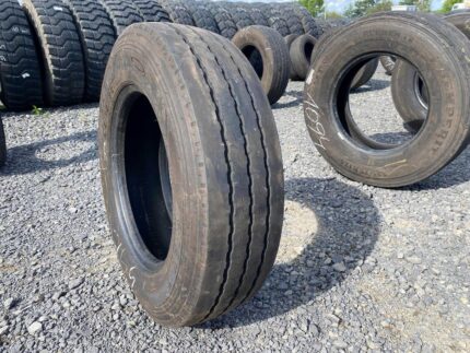  Opona ciężarowa używana 215/75R17.5 GOODYEAR KMAX T / 11mm