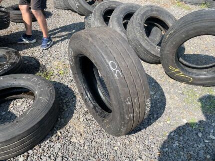 Opona ciężarowa używana 215/75R17.5 GOODYEAR KMAX T / 6-7mm