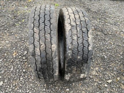 Opony ciężarowe używana 215/75R17.5 HANKOOK SMART FLEX DH35 / 9-11mm