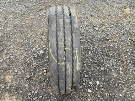 Opona ciężarowa używana 215/75R17.5 HANKOOK SMART FLEX TH31 / 11mm