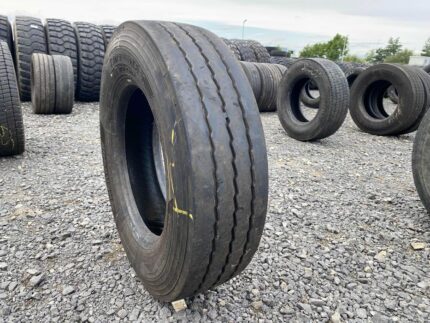  Opona ciężarowa używana 215/75R17.5 HANKOOK SMART FLEX TH31 / 11mm