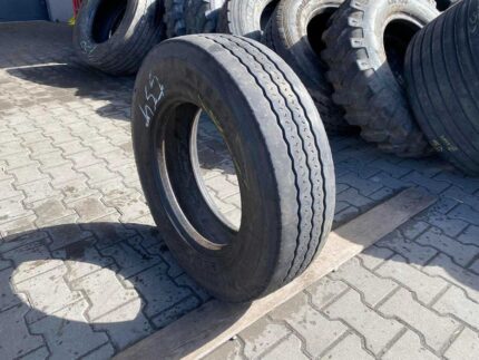 Opona ciężarowa używana 215/75R17.5 MICHELIN XTE2 / 8-9mm
