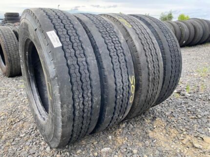  Opony ciężarowe używana 215/75R17.5 MICHELIN XTE2 / 12mm
