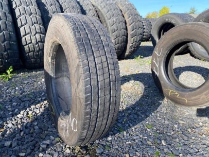  Opona ciężarowa używana 215/75R17.5 MICHELIN XZE1 / 11-12mm